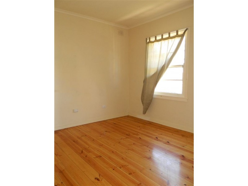 18 Fourth Avenue,, Woodville Gardens SA 5012