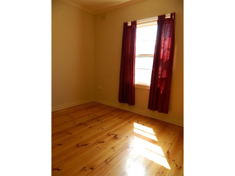 18 Fourth Avenue,, Woodville Gardens SA 5012