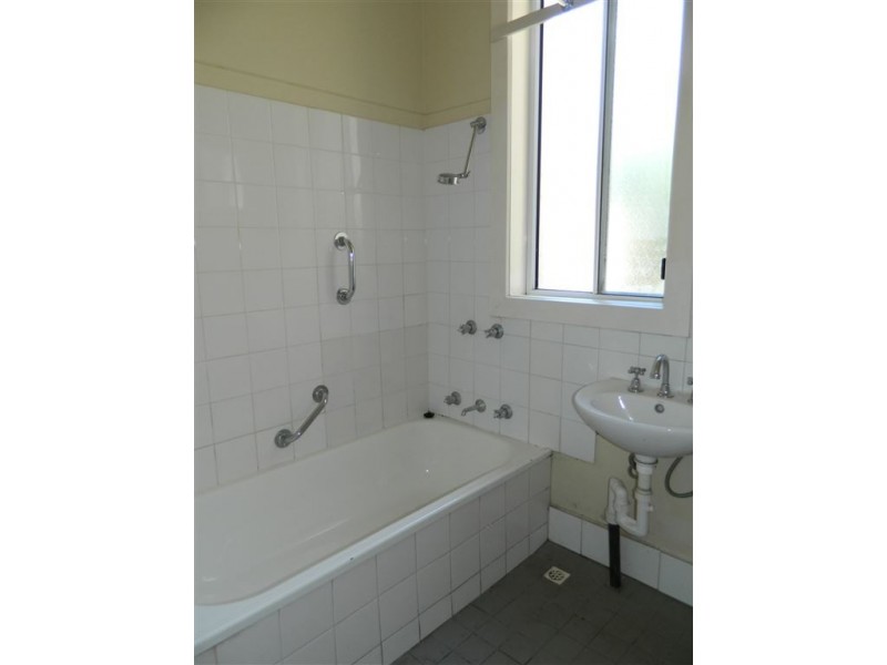 18 Fourth Avenue,, Woodville Gardens SA 5012