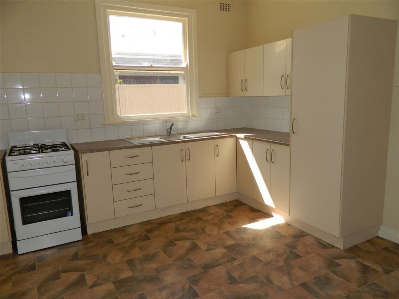 18 Fourth Avenue,, Woodville Gardens SA 5012