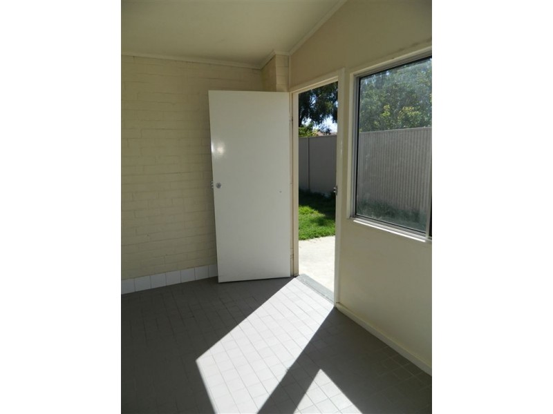 18 Fourth Avenue,, Woodville Gardens SA 5012