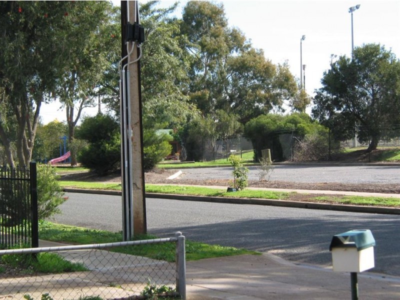 27 Fifth Avenue, Woodville Gardens SA 5012