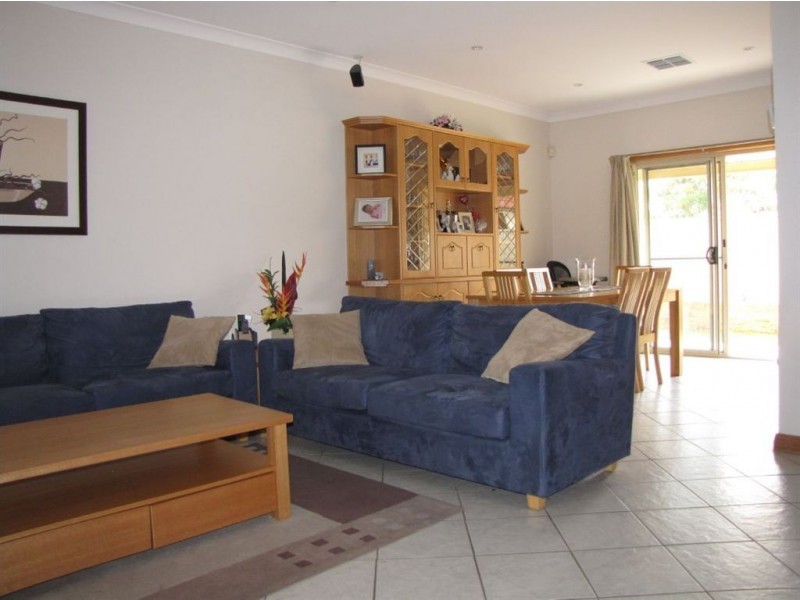 12a Seventh Avenue, Woodville Gardens SA 5012