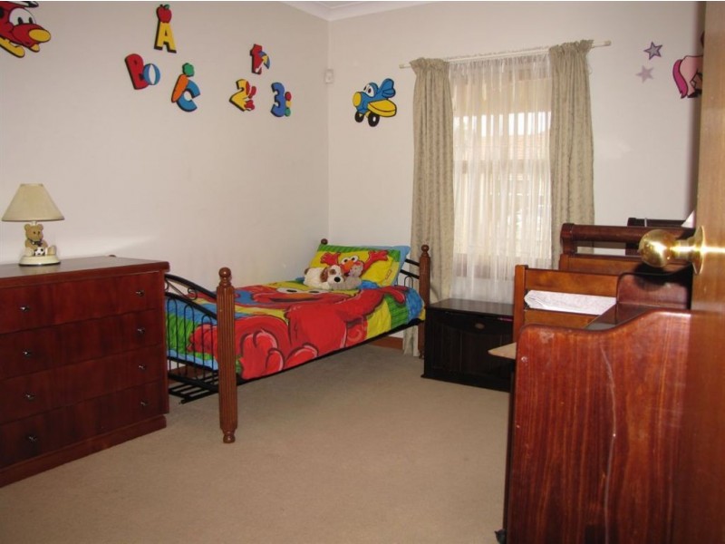 12a Seventh Avenue, Woodville Gardens SA 5012