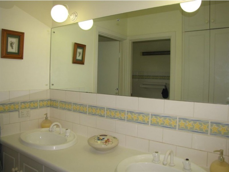 26 Strathfield Terrace, Largs North SA 5016