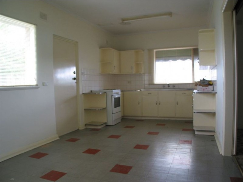 5 Fourth Street, Wingfield SA 5013