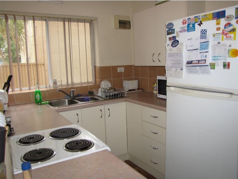 2/16 Russell Street, Rosewater SA 5013