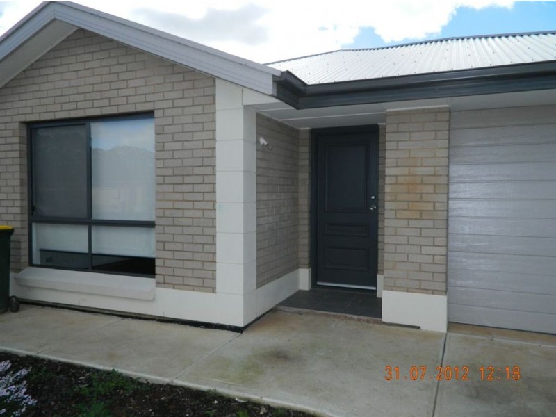 25 Riesling Cres, Andrews Farm SA 5114