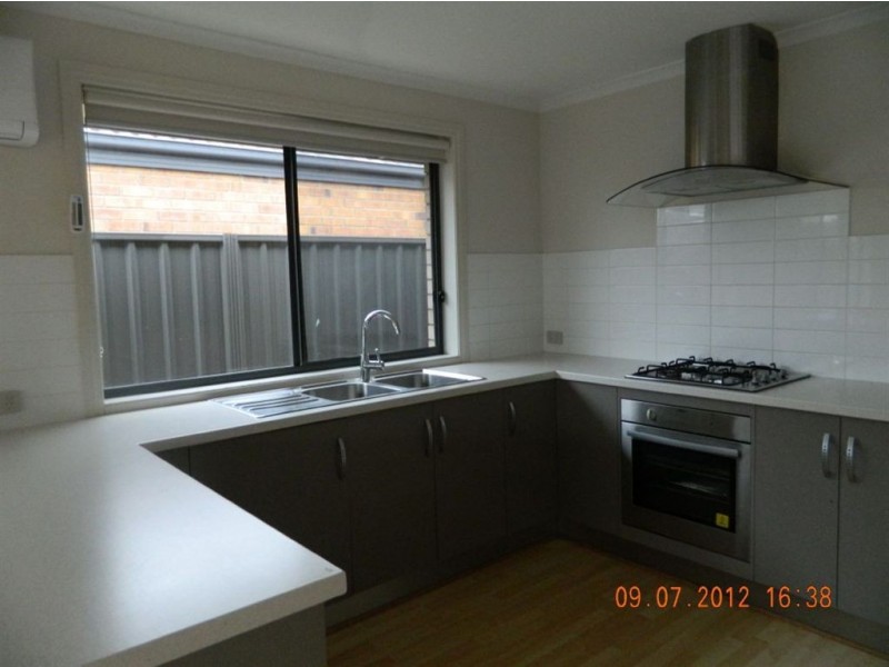 25 Riesling Cres, Andrews Farm SA 5114