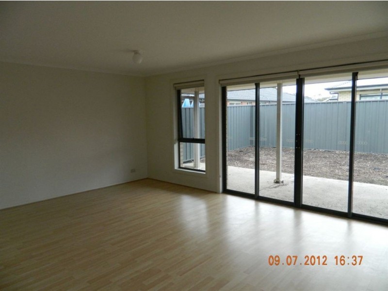25 Riesling Cres, Andrews Farm SA 5114