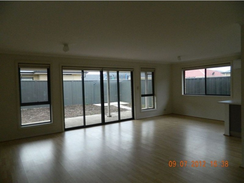 25 Riesling Cres, Andrews Farm SA 5114