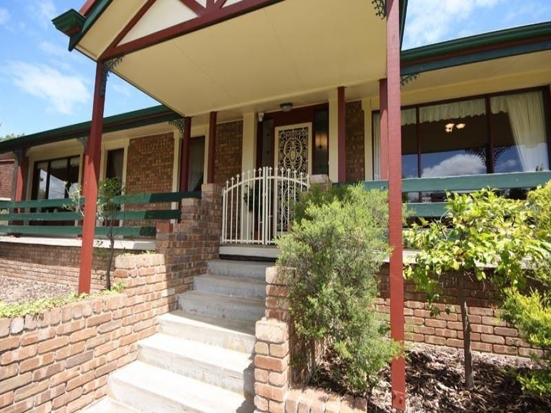 11 Karoona Crescent, Seacombe Heights SA 5047