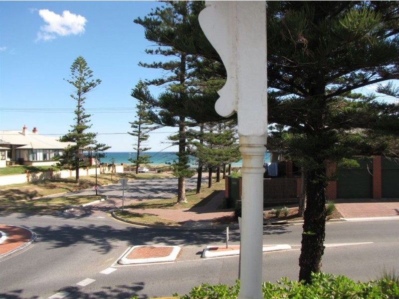 546 Seaview Road, Grange SA 5022