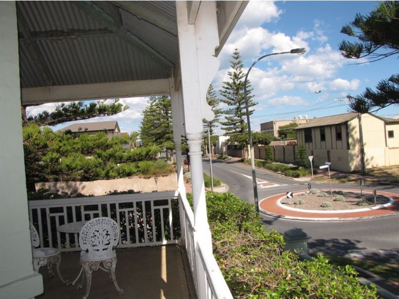 546 Seaview Road, Grange SA 5022