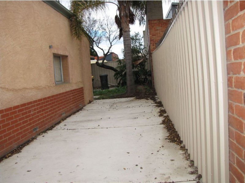 9 Stamford Crt, Adelaide SA 5000