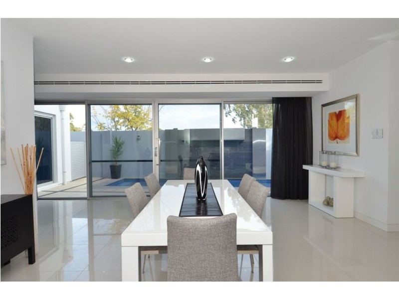 26 Tenth Avenue, St Peters SA 5069