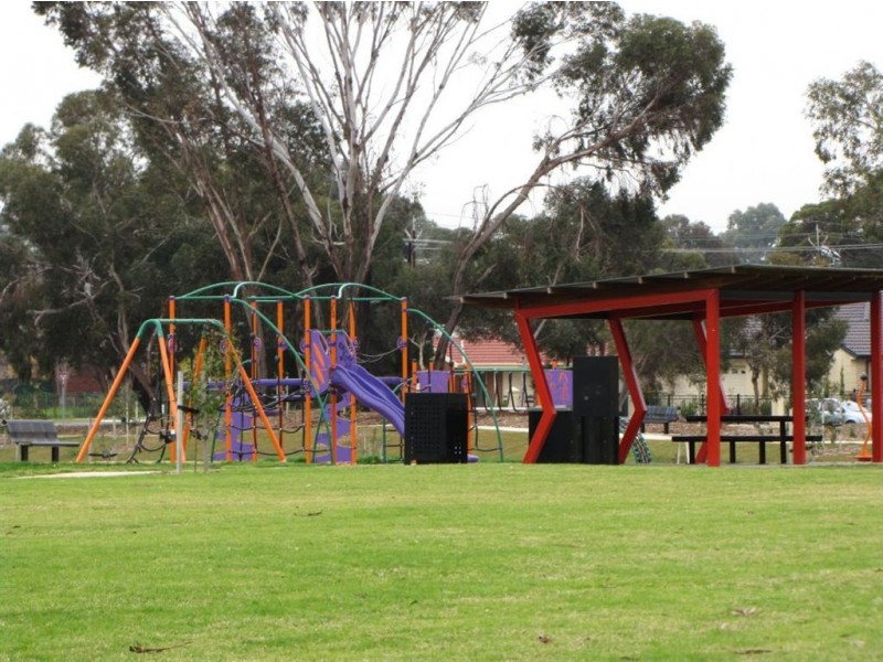 35 Fleming Crescent, Mansfield Park SA 5012