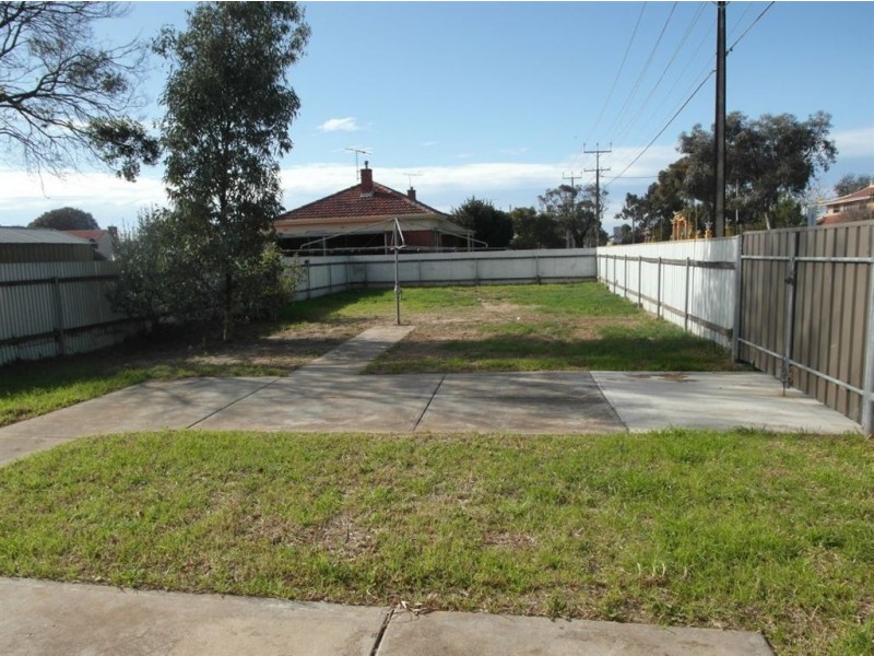 2 Tulloch Avenue, Pennington SA 5013