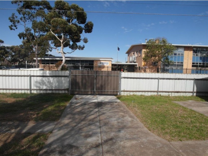 2 Tulloch Avenue, Pennington SA 5013