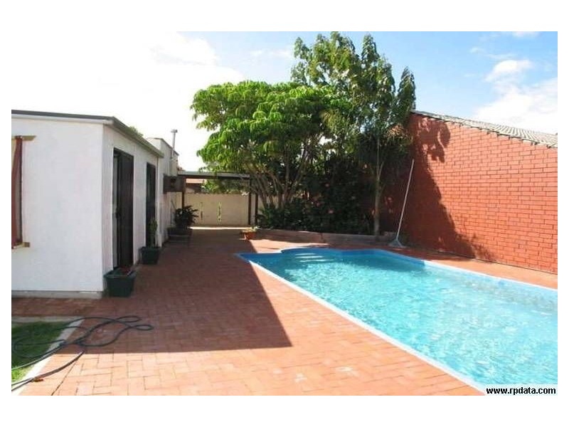 9 Baykai Grove, West Lakes SA 5021