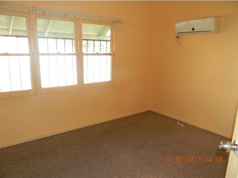 127 Hanson Rd, Woodville North SA 5012