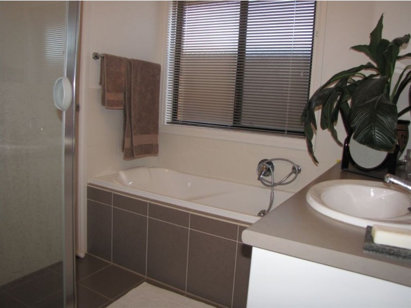 19 Yellow Gum Avenue, Athol Park SA 5012