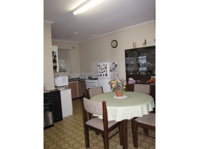 12 Londonderry Cres, Mansfield Park SA 5012