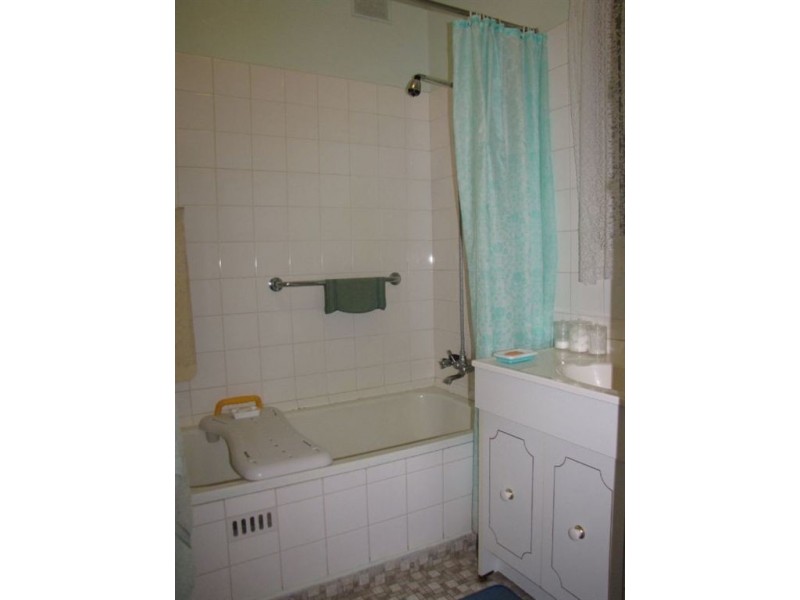 12 Londonderry Cres, Mansfield Park SA 5012