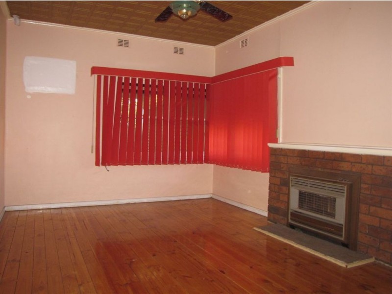 36 Fourth Ave, Woodville Gardens SA 5012