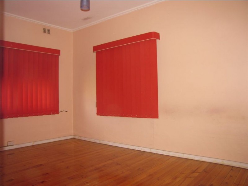 36 Fourth Ave, Woodville Gardens SA 5012