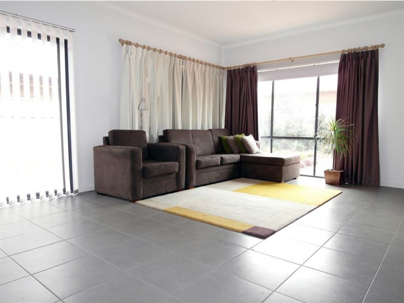 24 Warren Street, Angle Park SA 5010