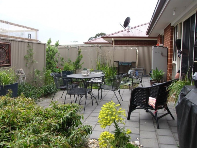 13A Hamley Cres, Mansfield Park SA 5012