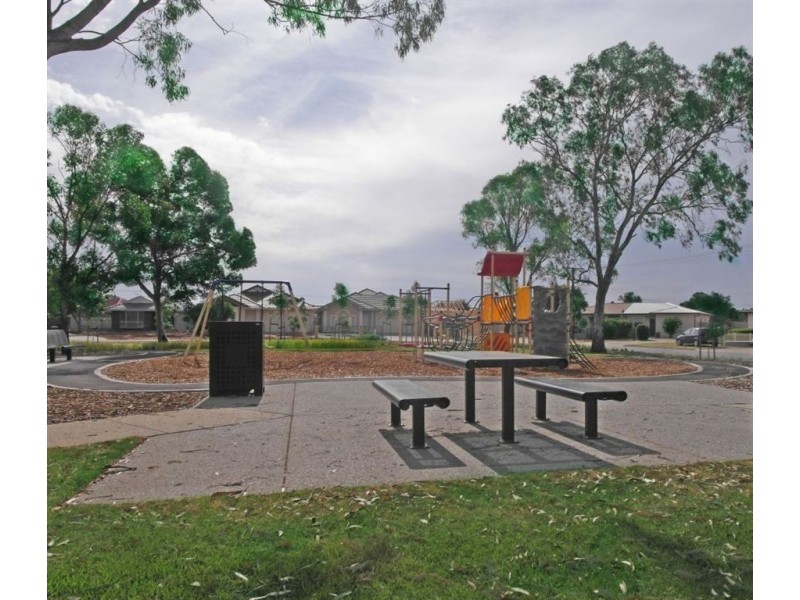 10 Gladstone Street, Mansfield Park SA 5012