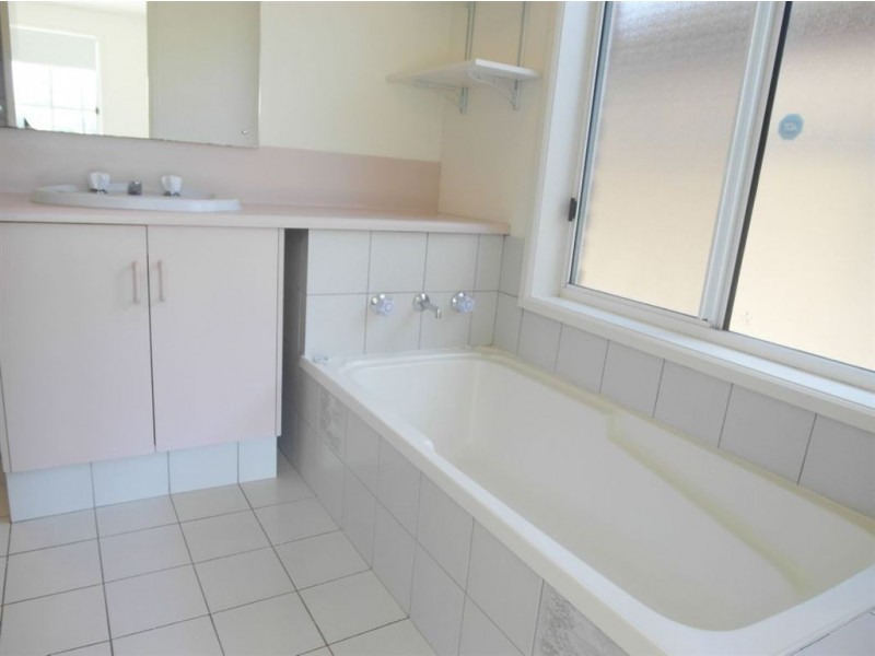 42 Rosewater Tce, Ottoway SA 5013