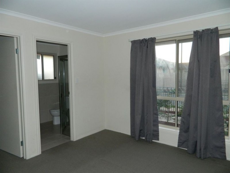 6 Moseley Street, Mansfield Park SA 5012