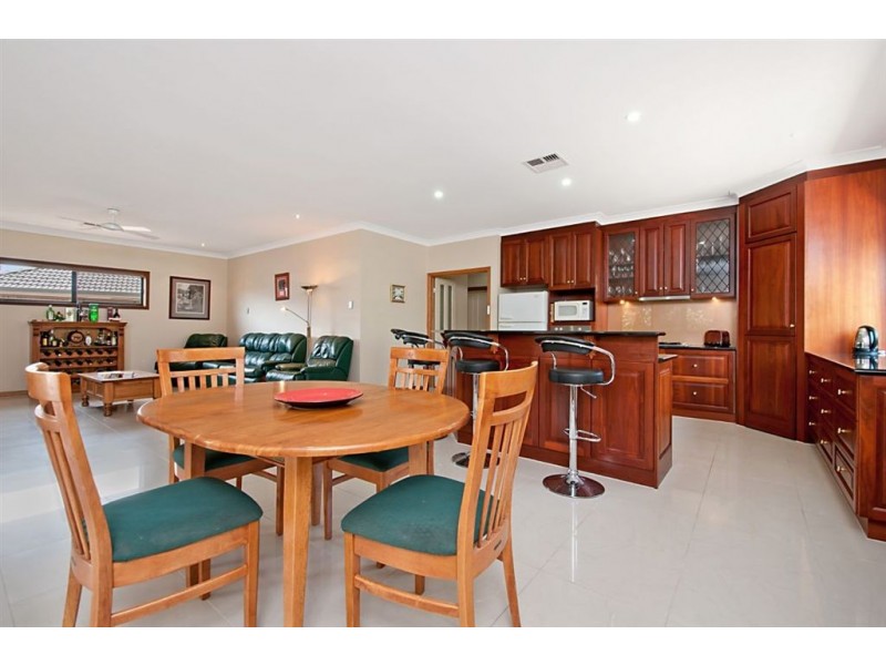 29 Hamley Crescent, Mansfield Park SA 5012