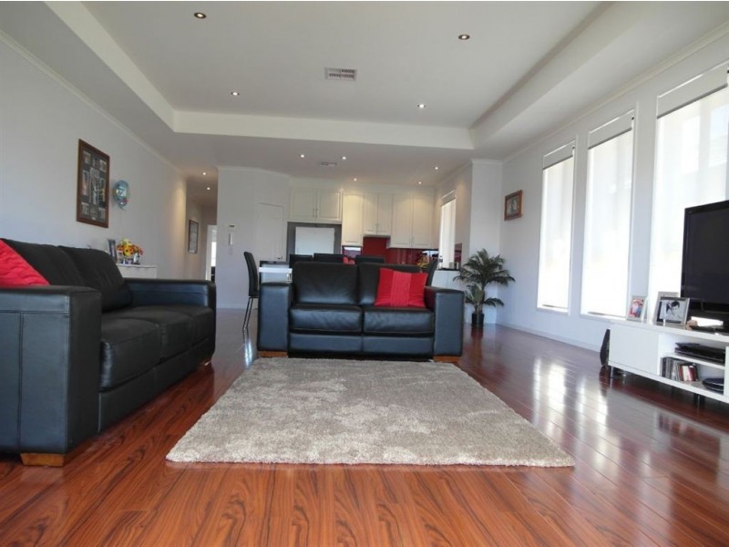 6 Yellow Gum Ave, Athol Park SA 5012