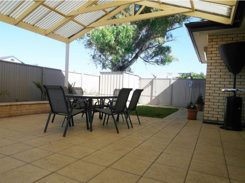 6 Yellow Gum Ave, Athol Park SA 5012