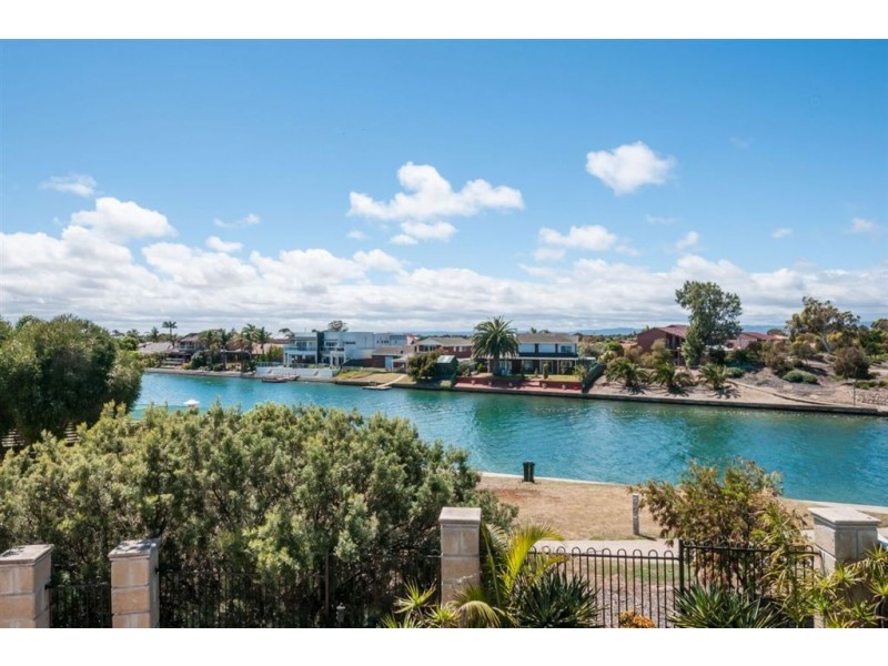 21a Boyd Crescent, West Lakes Shore SA 5020