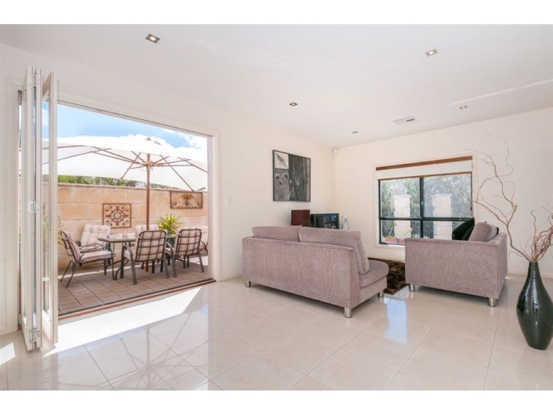 21a Boyd Crescent, West Lakes Shore SA 5020