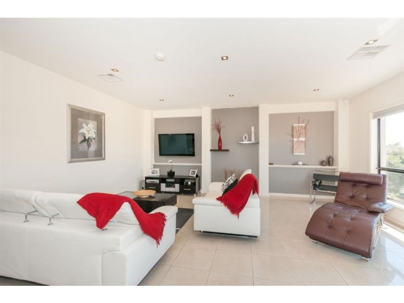 21a Boyd Crescent, West Lakes Shore SA 5020