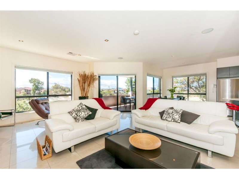 21a Boyd Crescent, West Lakes Shore SA 5020