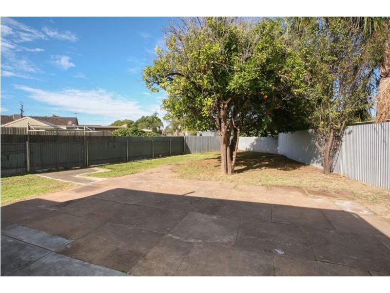 15 Price Ave, Pennington SA 5013