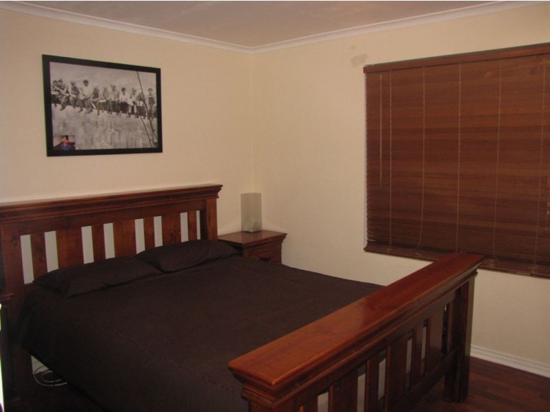 18 Alderman Avenue, Pennington SA 5013