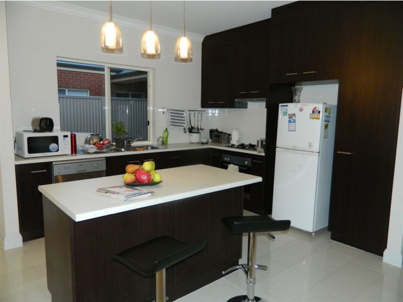 16 Haven Road, Mansfield Park SA 5012