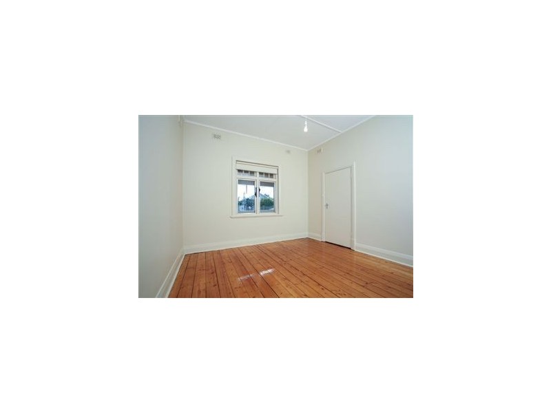 15 Price Ave, Pennington SA 5013