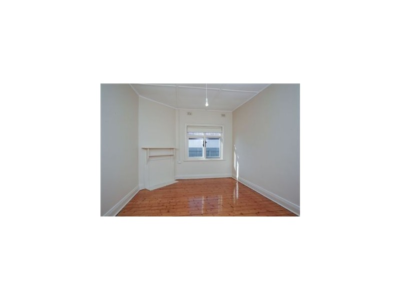 15 Price Ave, Pennington SA 5013
