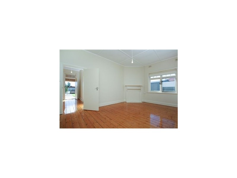 15 Price Ave, Pennington SA 5013