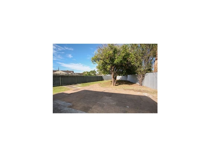 15 Price Ave, Pennington SA 5013