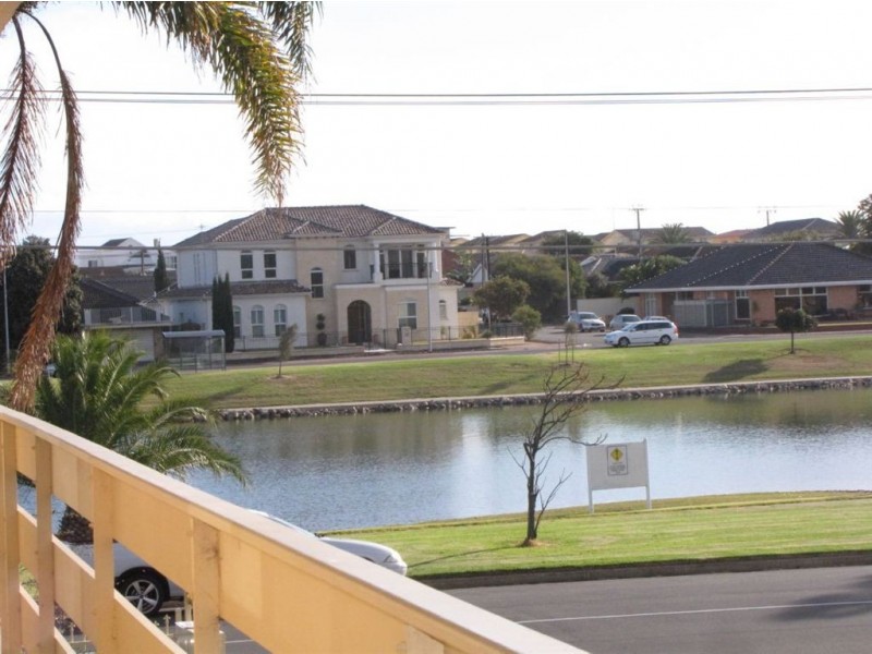18/50 Adelphi Cr, Glenelg North SA 5045